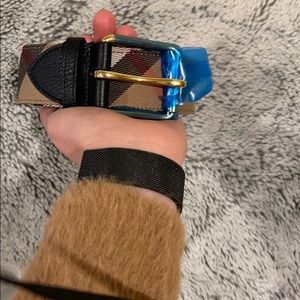 New with tags Burberry Nova check belt